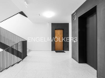 Pronájem bytu, 1+kk, 36 m²