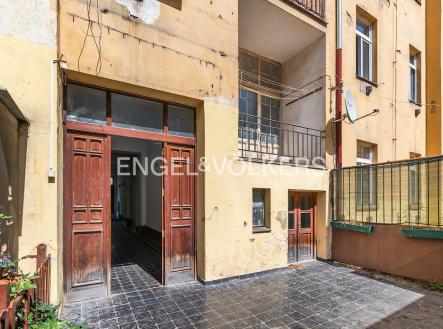 Pronájem komerčního objektu, jiný, 299 m²