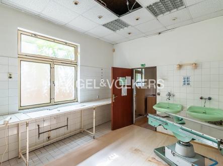 Pronájem komerčního objektu, jiný, 299 m²