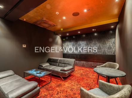 Pronájem obchodní prostor, 510 m²