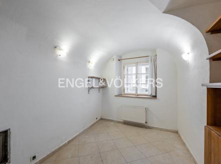 Pronájem komerčního objektu, jiný, 175 m²