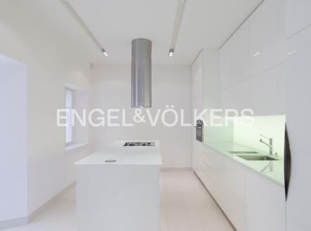 Pronájem bytu, 3+1, 132 m²