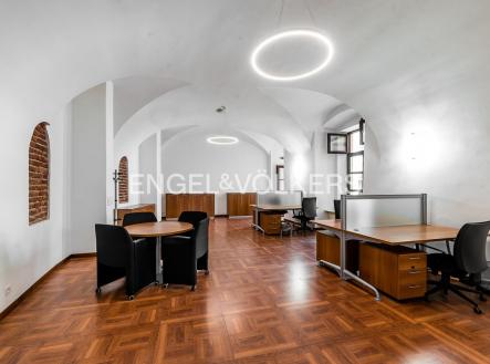 Pronájem kanceláře, 90 m²