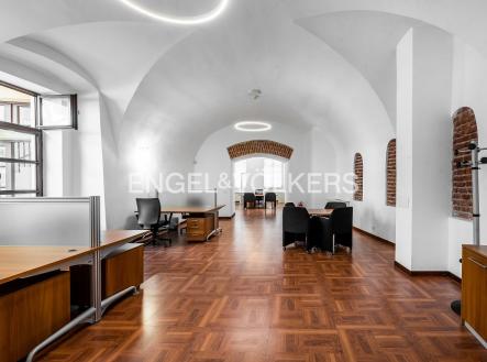 Pronájem kanceláře, 90 m²