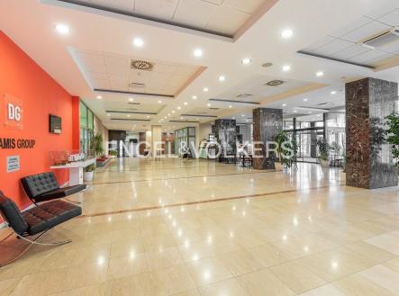 Pronájem kanceláře, 1 891 m²