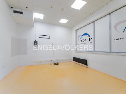 Pronájem kanceláře, 198 m²