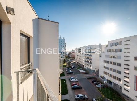 Pronájem bytu, 2+kk, 67 m²