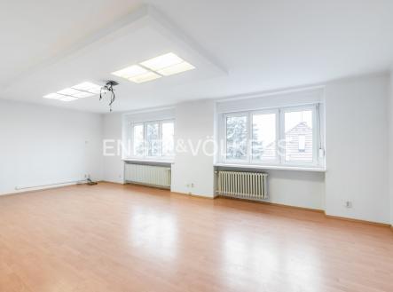 Pronájem kanceláře, 147 m²