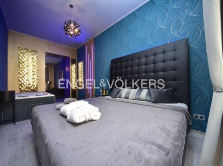 Pronájem komerčního objektu, jiný, 612 m²