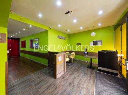 Pronájem komerčního objektu, jiný, 268 m²