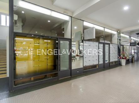 Pronájem obchodní prostor, 77 m²