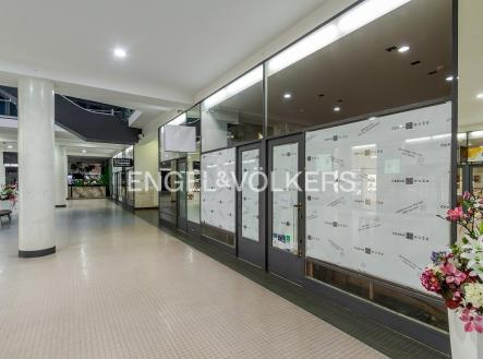 Pronájem obchodní prostor, 77 m²