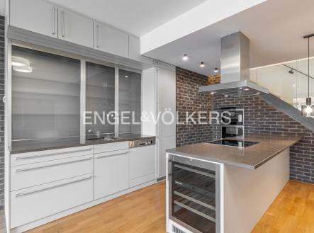 Pronájem bytu, 5+kk, 232 m²