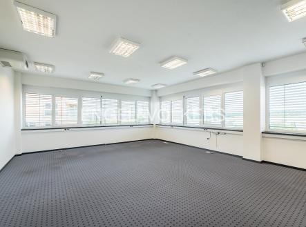 Pronájem kanceláře, 157 m²