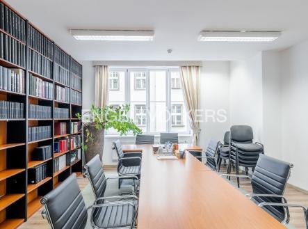 Pronájem kanceláře, 150 m²