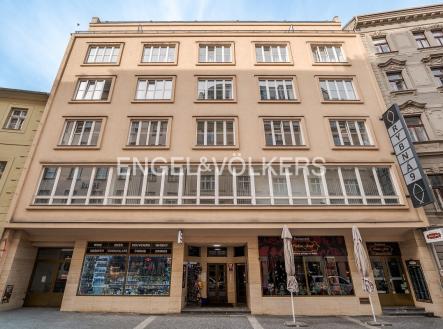 Pronájem kanceláře, 150 m²