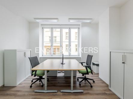 Pronájem kanceláře, 150 m²