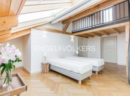 Pronájem bytu, 3+kk, 133 m²