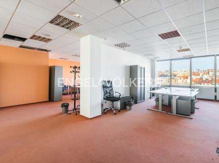 Pronájem kanceláře, 147 m²
