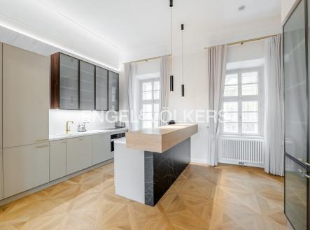 Pronájem bytu, 4+kk, 161 m²