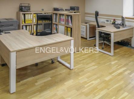 Pronájem kanceláře, 68 m²