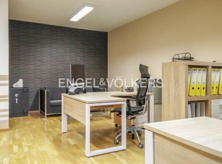 Pronájem kanceláře, 68 m²
