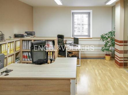Pronájem kanceláře, 68 m²