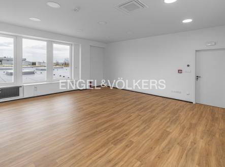 Pronájem komerčního objektu, jiný, 147 m²