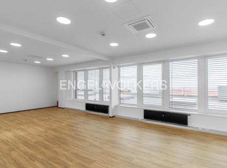 Pronájem kanceláře, 200 m²