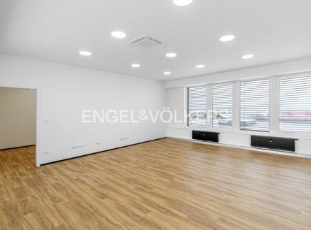 Pronájem obchodní prostor, 200 m²