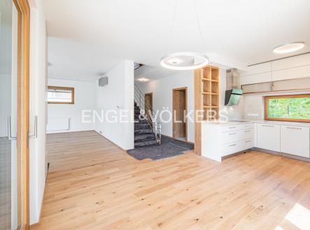 Pronájem domu/vily, 408 m²