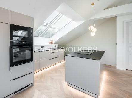 Pronájem bytu, 4+kk, 120 m²