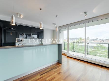 Pronájem bytu, 4+kk, 134 m²