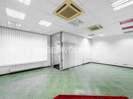 Pronájem kanceláře, 120 m²