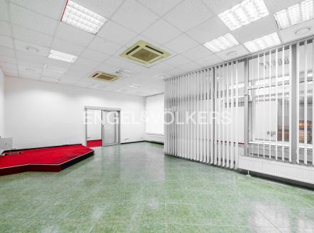 Pronájem obchodní prostor, 120 m²