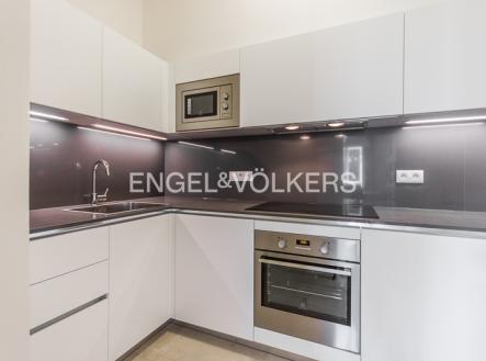 Pronájem bytu, 3+1, 93 m²