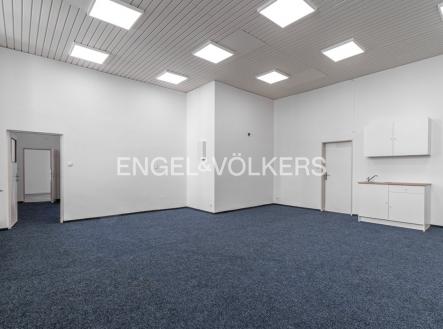 Pronájem kanceláře, 69 m²