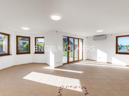 Pronájem domu/vily, 180 m²