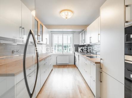 Pronájem bytu, 4+kk, 112 m²