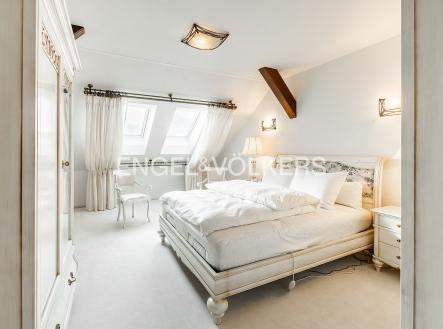 Pronájem bytu, 4+kk, 112 m²