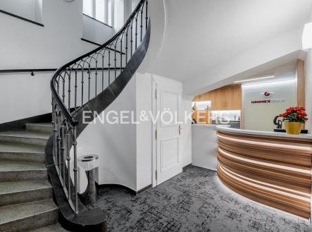 Pronájem kanceláře, 156 m²