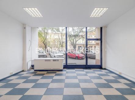 Pronájem obchodní prostor, 141 m²