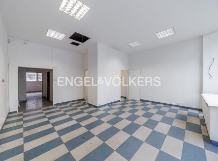 Pronájem obchodní prostor, 141 m²