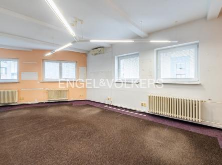 Pronájem kanceláře, 138 m²