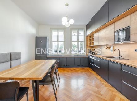 Pronájem domu/vily, 207 m²