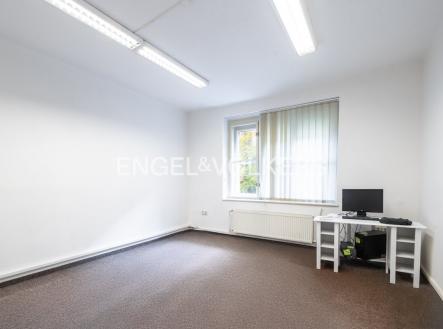 Pronájem kanceláře, 120 m²
