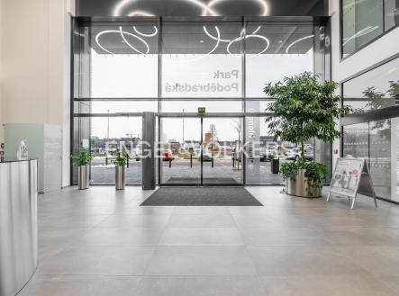 Pronájem kanceláře, 200 m²