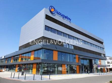 Pronájem kanceláře, 200 m²