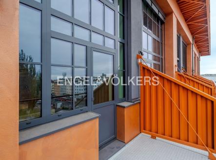 Pronájem bytu, 3+kk, 66 m²