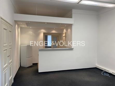 Pronájem komerčního objektu, jiný, 60 m²